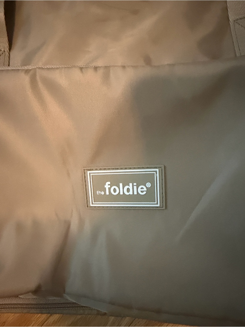 The Foldie Travel Tote Bag in Beige NWOT - Picture 3 of 3